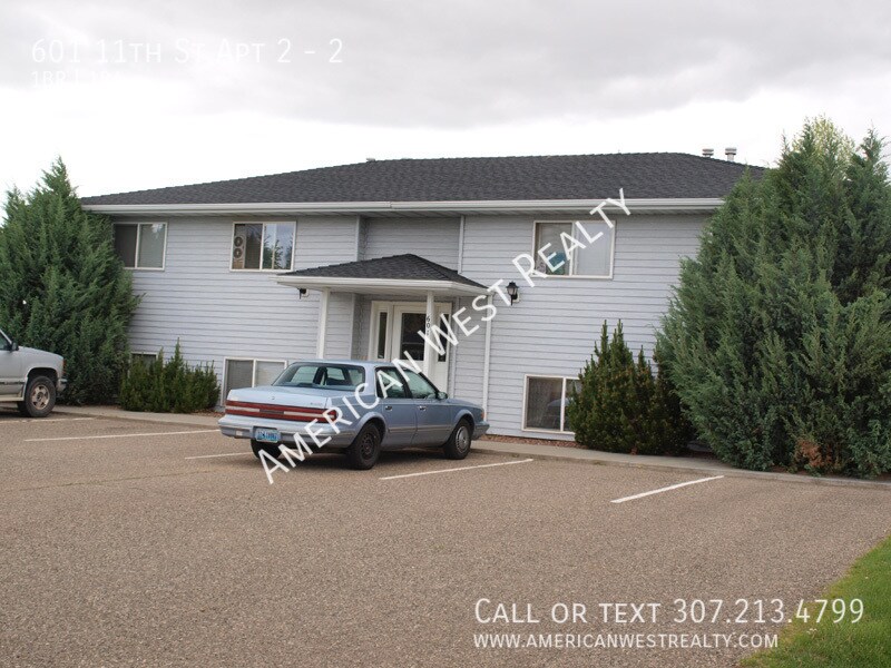 601 11th St-Unit -2 in Cody, WY - Foto de edificio