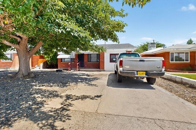 property at 1012 San Pedro Dr SE