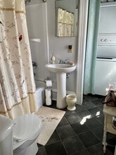 401 Laurel St W, Unit 2 (Upper) in Stillwater, MN - Building Photo - Building Photo