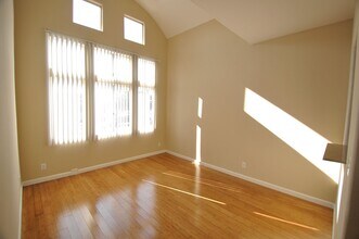 425 N Alvarado St, Unit 108 in Los Angeles, CA - Building Photo - Building Photo