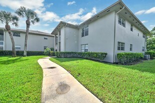 2 Lake Vista Trail in Port St. Lucie, FL - Building Photo