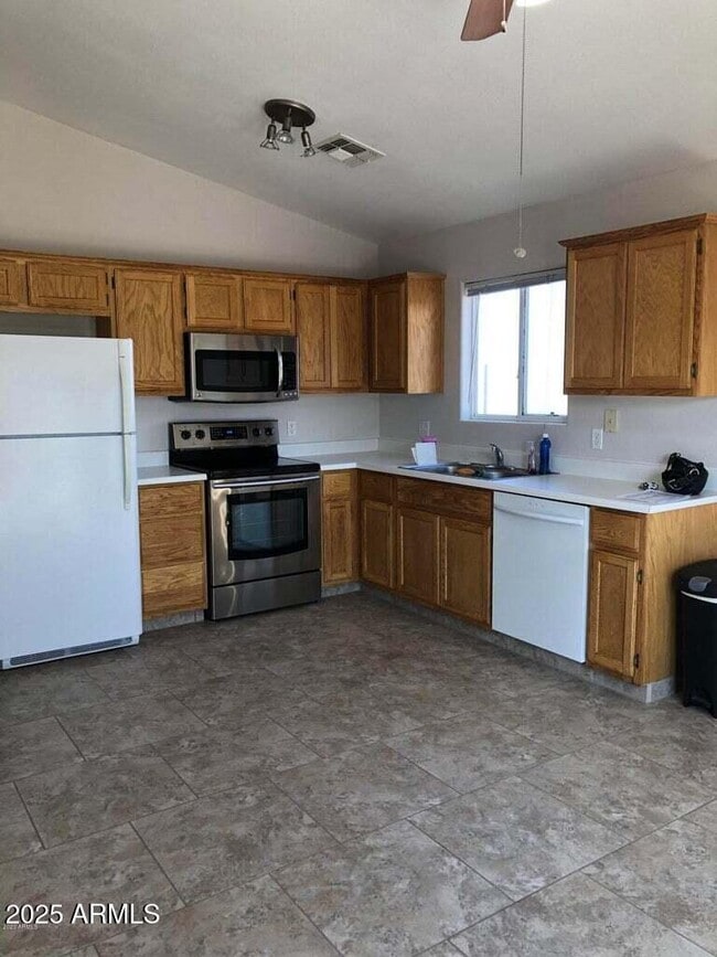 14283 S Tampico Rd in Arizona City, AZ - Building Photo - Building Photo