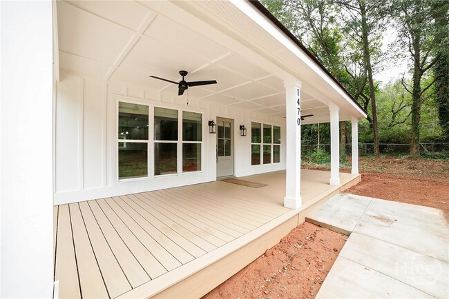 1470 Mars Hill Rd in Watkinsville, GA - Foto de edificio - Building Photo