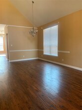 9101 Forest Hills Dr in Irving, TX - Building Photo - Building Photo