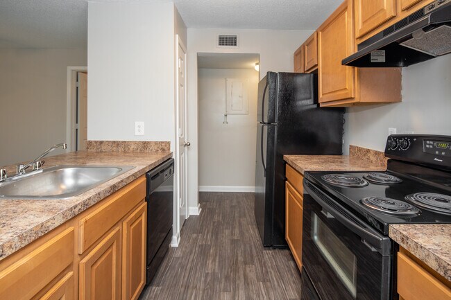 Creekstone Apartments in Nashville, TN - Building Photo - Interior Photo