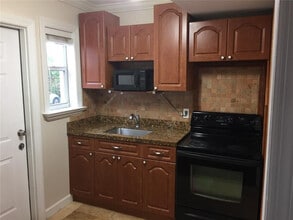 115 Antiquera Ave in Coral Gables, FL - Building Photo - Building Photo