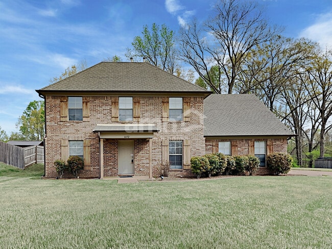 property at 6652 Clingmans Cv