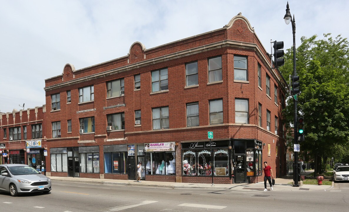 3600 W Lawrence Ave in Chicago, IL - Building Photo