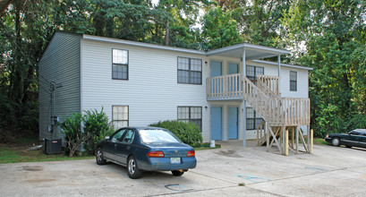 705 Pointe Ct in Tallahassee, FL - Building Photo - Building Photo