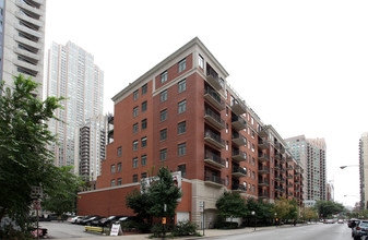 33 W Huron St in Chicago, IL - Building Photo - Building Photo