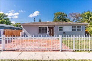 174 NE 211th St in North Miami, FL - Building Photo