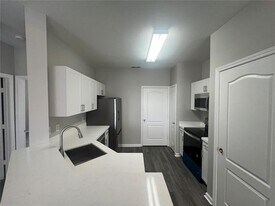 18046 Villa Creek Dr in Tampa, FL - Building Photo