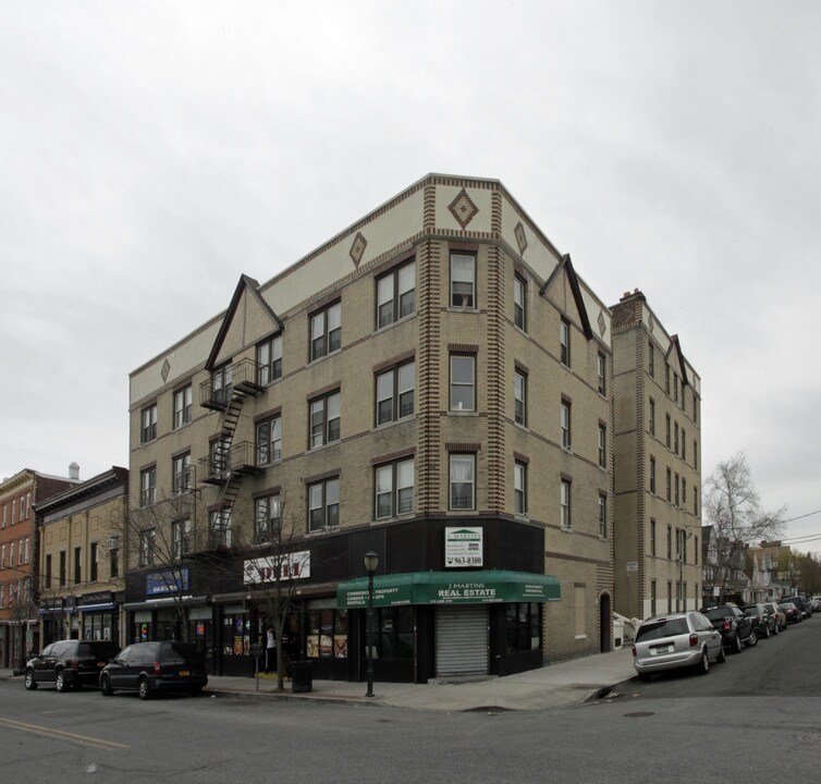 110-114 Lake Ave in Yonkers, NY - Foto de edificio