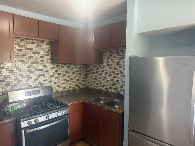 10919 S Vernon Ave in Chicago, IL - Building Photo - Building Photo