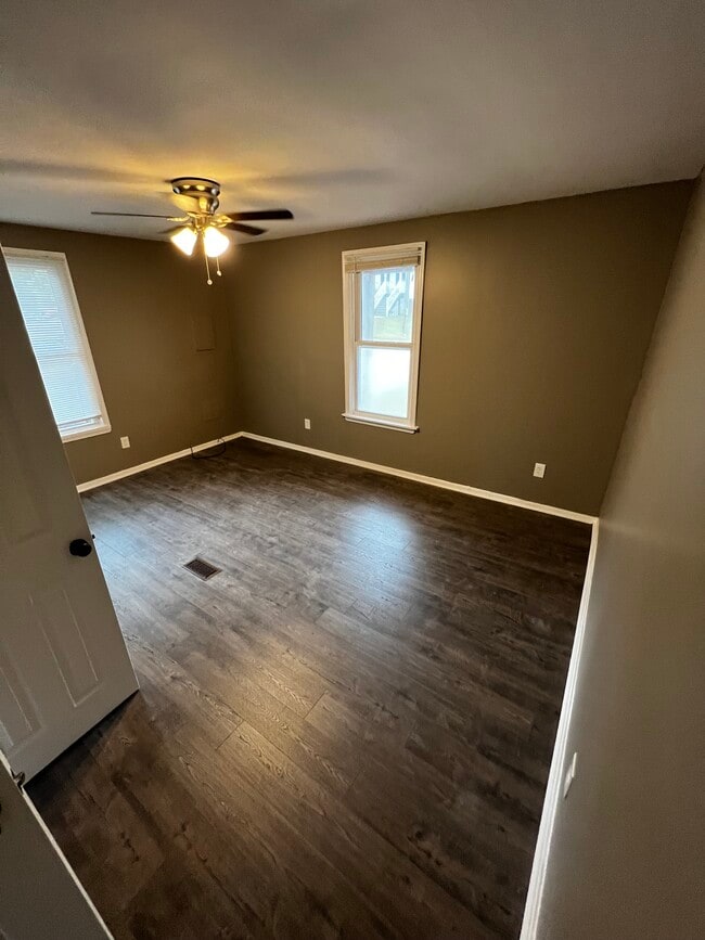 308 Orange Ave in Colonial Heights, VA - Foto de edificio - Building Photo