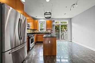235 Price Ct in West New York, NJ - Building Photo - Building Photo
