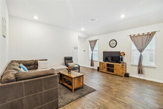 734 Globe Mallow Cir in Kyle, TX - Building Photo - Building Photo