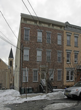 345 7th St in Jersey City, NJ - Building Photo - Building Photo