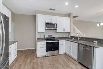 815 Hampton Cir in Naples, FL - Building Photo - Building Photo