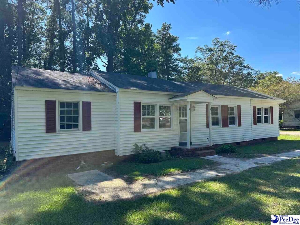 1241 S Hwy 501 in Marion, SC - Building Photo