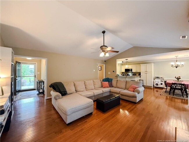 728 Fairbluff Dr in Hope Mills, NC - Building Photo - Building Photo