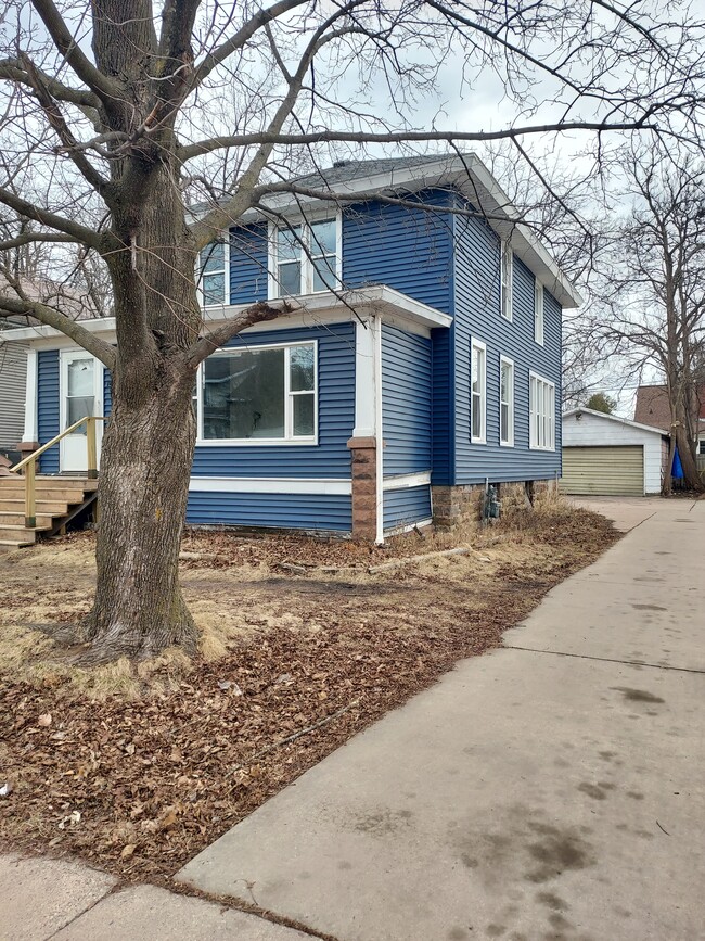 1729 Church St in Stevens Point, WI - Building Photo - Building Photo