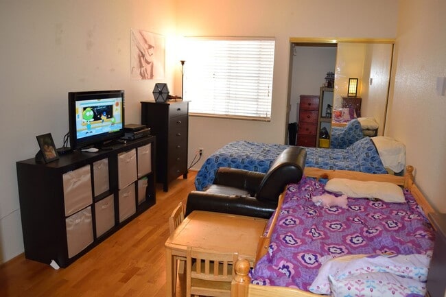 2010 Blackberry Cir in Oxnard, CA - Building Photo - Building Photo