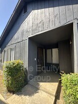 312 1/2 N Park St in Visalia, CA - Building Photo