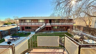 Boardwalk Apartments in Lakewood, CO - Building Photo