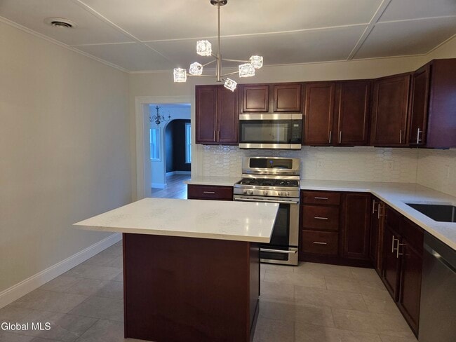 669 Pawling Ave in Troy, NY - Building Photo - Building Photo