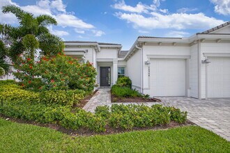 10904 Stellar Cir in Palm Beach Gardens, FL - Building Photo - Building Photo