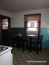 81 Beechcroft St, Unit 1 in Boston, MA - Building Photo - Building Photo