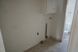 2409 Harriman Ln, Unit B in Redondo Beach, CA - Building Photo - Building Photo