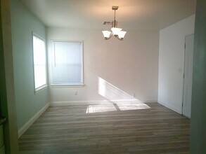 2413 Ashby St in Bakersfield, CA - Building Photo - Building Photo