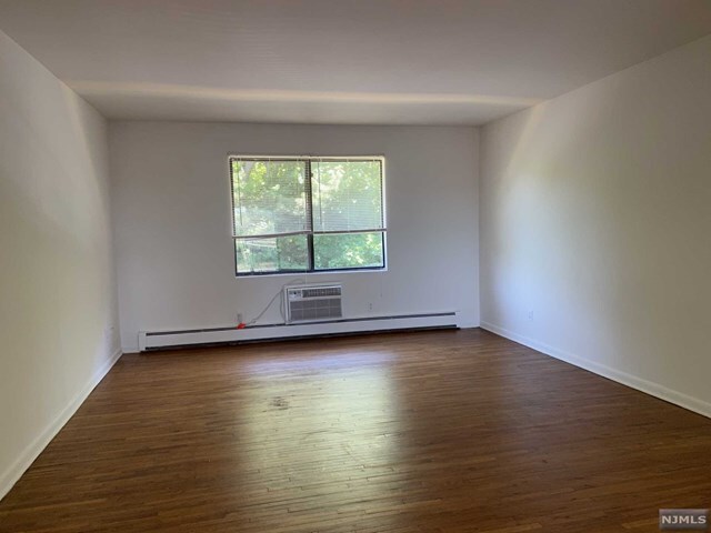 106 Bellgrove Dr-Unit -2B in Mahwah, NJ - Building Photo