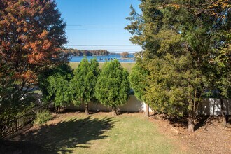 16015 Kelly Park Cir in Huntersville, NC - Building Photo - Building Photo