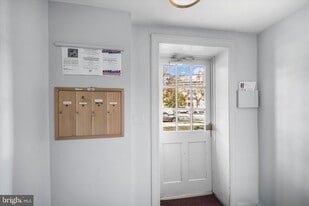 1403 Belle View Blvd in Alexandria, VA - Building Photo