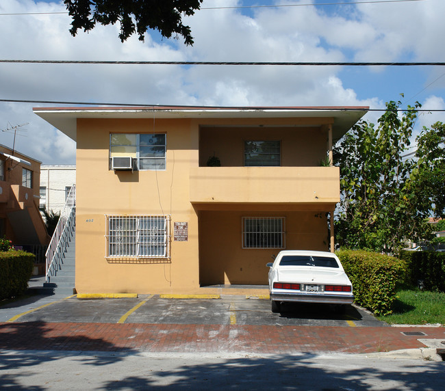 602-610 SW 13th Ave in Miami, FL - Building Photo - Building Photo