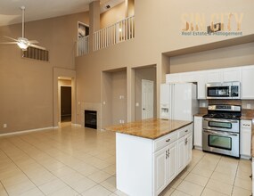 760 Valley Rise Dr in Henderson, NV - Building Photo - Building Photo