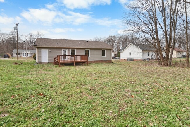 512 Pointer Ln in Clarksville, TN - Building Photo - Building Photo
