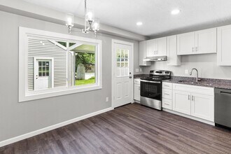 261 Sunset Dr S in Johnstown, OH - Building Photo - Building Photo