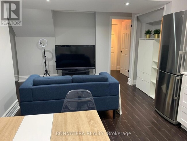 property at 284 Hickory Cir