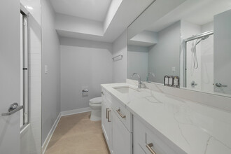 4638 N Ashland Ave, Unit 203 in Chicago, IL - Foto de edificio - Building Photo