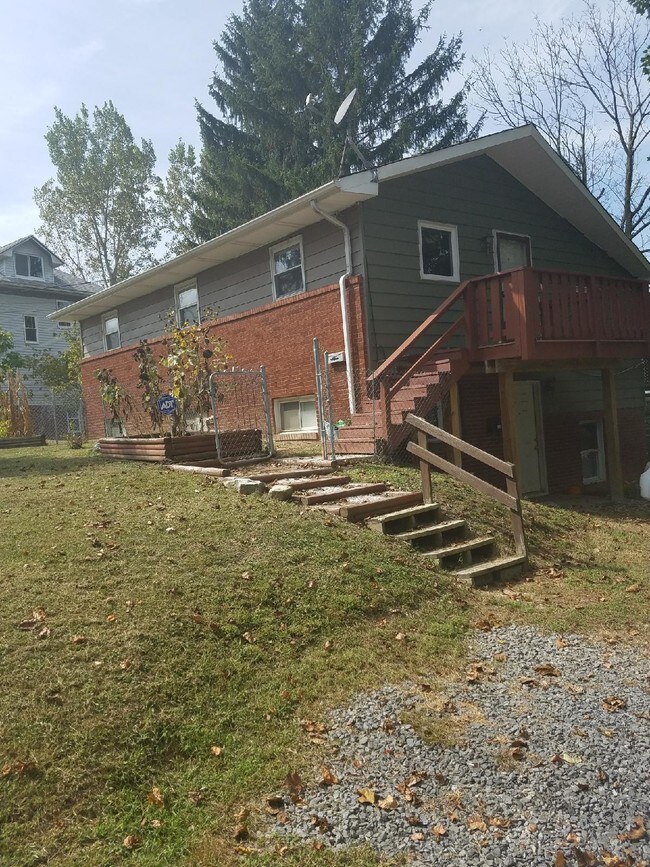 820 Grand St Rentals in WV