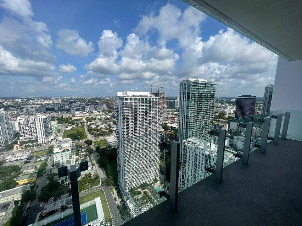 700 NE 26th Ter, Unit 3506 in Miami, FL - Building Photo