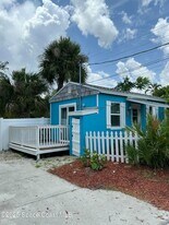 2179 Pineapple Ave, Unit 2 in Melbourne, FL - Building Photo