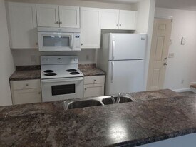 8 3rd St, Unit 1 in Lowell, MA - Building Photo