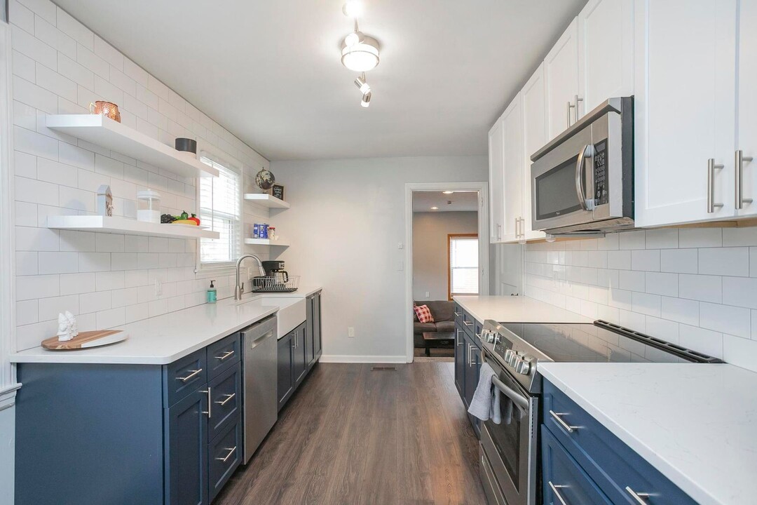 225 Ridgeway Dr in Nashville, TN - Building Photo