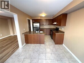 3319 Mikalda Rd in Burlington, ON - Building Photo - Building Photo