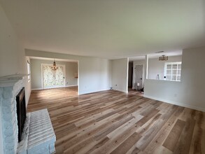 942 Ruby Dr in Vista, CA - Building Photo - Building Photo